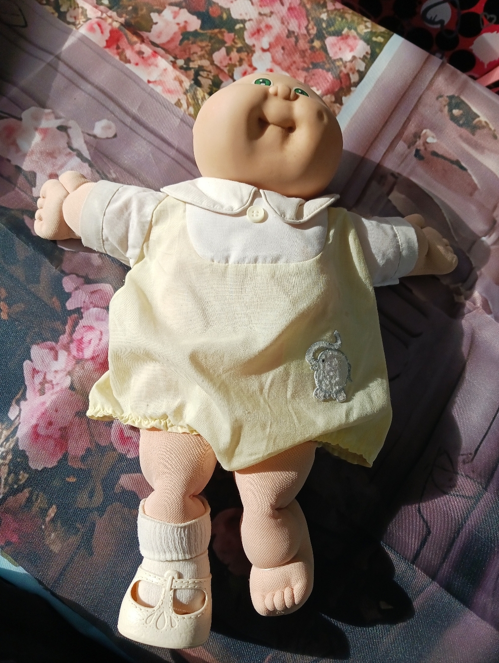 Cabbage Patch Kids Vintage Doll with Pale Peach Vinyl Head and Cream Outfit